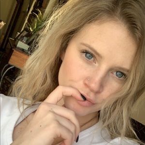 Meet your Posher, Avery